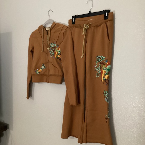 Miss Me‎ Brown Hoodie & Flare Pants Set Parrot Embroidery Y2K Aesthetic - Picture 5 of 14